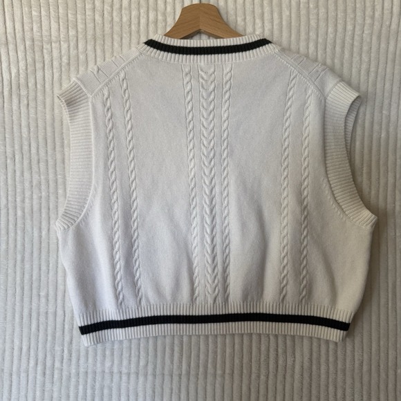 Aritzia Sunday Best Winston Sweater Vest White & Navy Sz Large Merino Wool Blend - Picture 9 of 10